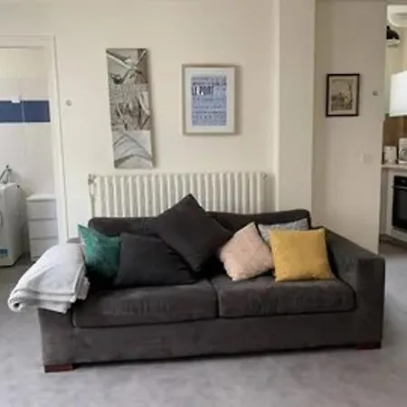 2 Pièces Idéalement Situé - Centre - Fr-1-843-33 Appartement