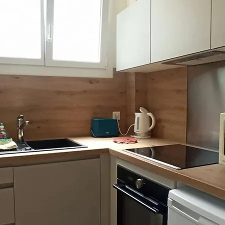 2 Pièces Idéalement Situé - Centre - Fr-1-843-33 *