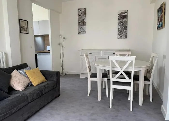 2 Pièces Idéalement Situé - Centre - Fr-1-843-33 *