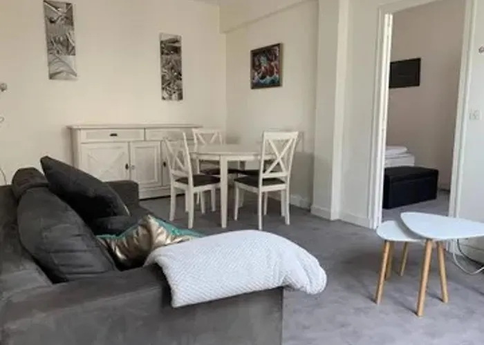 2 Pièces Idéalement Situé - Centre - Fr-1-843-33